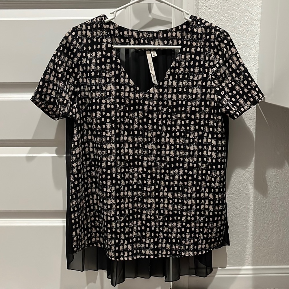 Womens pleated blouse size xs